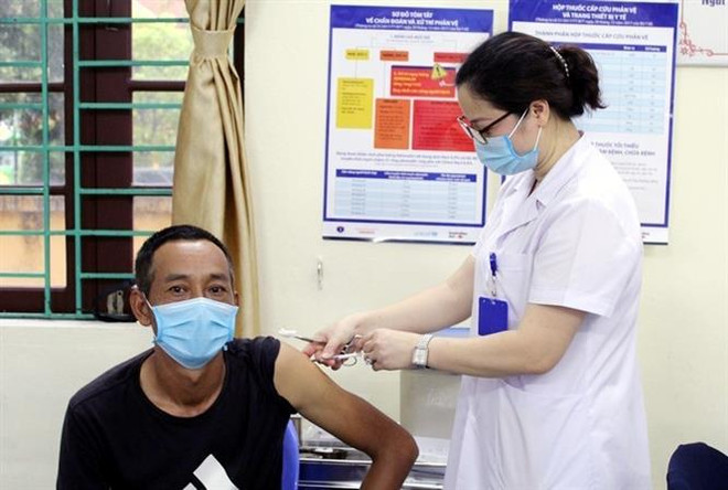 Quảng Ninh tiêm vaccine phòng COVID-19 cho cư dân ở biên giới ảnh 1