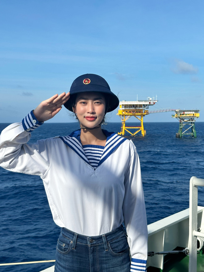 Trường Sa linh thiêng và tự hào trong trái tim hoa hậu Việt Nam ảnh 1