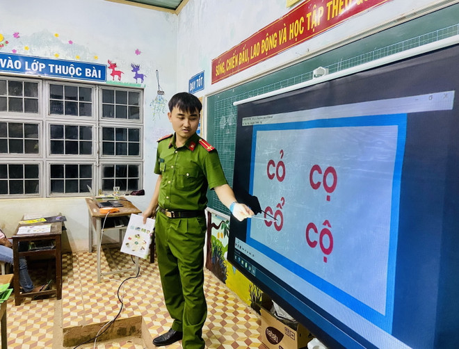 ttxvn_lop hoc tinh thuong 2.jpg