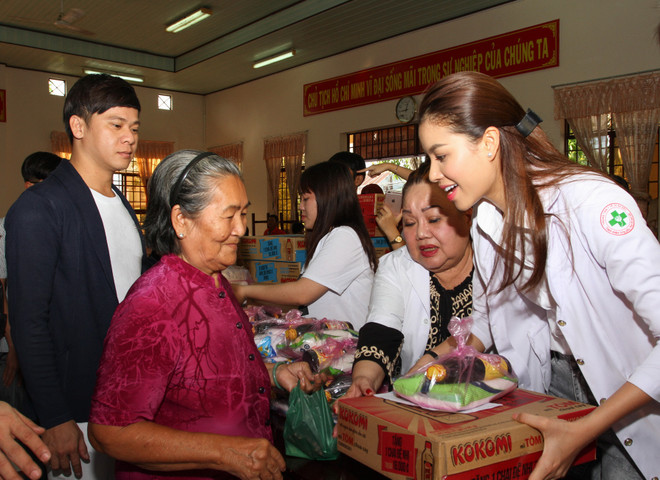 “Hoa hậu Quốc dân” Phạm Hương và sứ mệnh truyền cảm hứng ảnh 7
