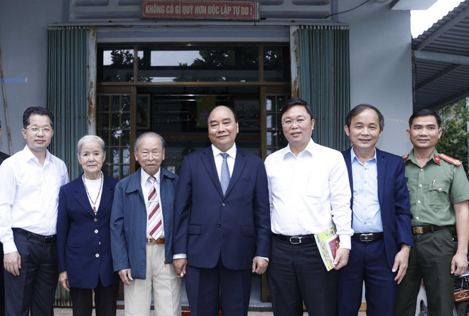 Chủ tịch nước Nguyễn Xuân Phúc động viên lực lượng y tế tại Đà Nẵng ảnh 2