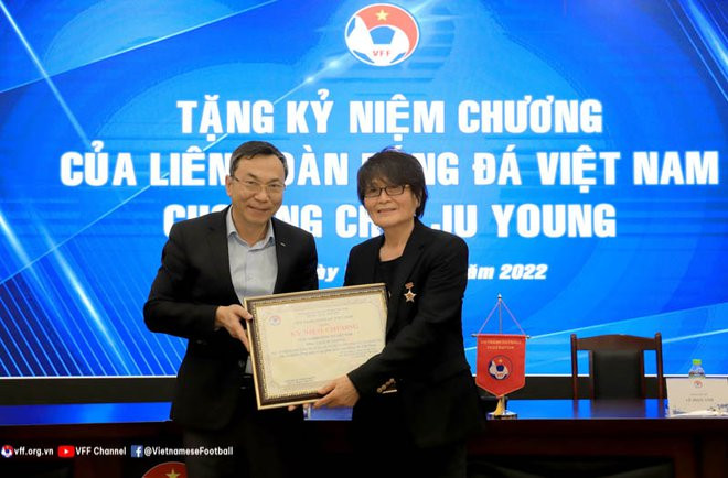Bóng đá Việt Nam chia tay bác sỹ người Hàn Quốc Choi Ju-young ảnh 1