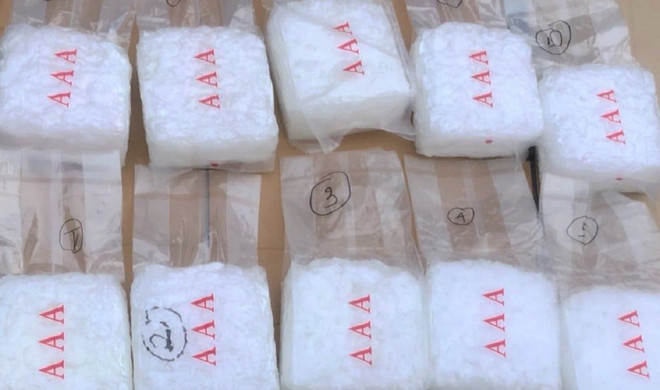 Quảng Trị: Bắt giữ hai đối tượng vận chuyển 10kg ma túy đá ảnh 1