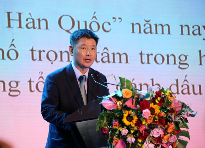 Ông Kang Boosung, Tổng Lãnh sự Hàn Quốc tại thành phố Đà Nẵng phát biểu. (Ảnh: Trần Lê Lâm/TTXVN) ttxvn_lanh su han quoc.jpg