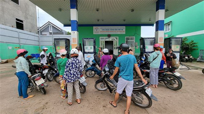 Ninh Thuận: Nhiều cây xăng hết hàng, mỗi lần chỉ được mua 30.000 đồng ảnh 1