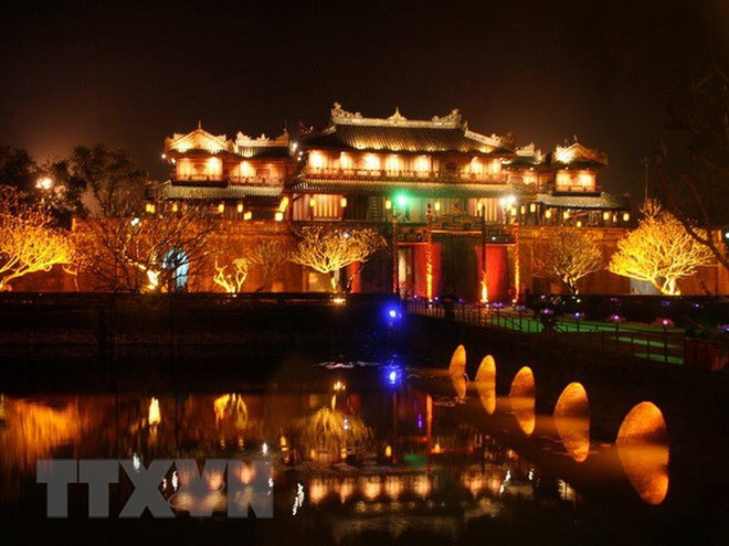 Sôi động chương trình nghệ thuật, đếm ngược chào đón Năm mới tại Huế ảnh 1