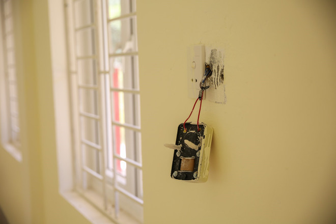 Nghệ An: Trường học ở Tương Dương chưa bàn giao đã xuống cấp ảnh 3