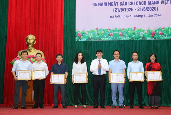 Báo chí góp phần loại bỏ thông tin sai sự thật về phòng, chống dịch ảnh 1