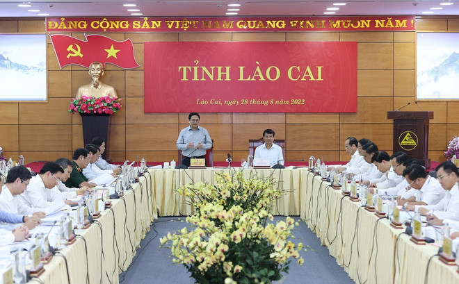 Thủ tướng Phạm Minh Chính chủ trì làm việc với lãnh đạo chủ chốt tỉnh Lào Cai. (Ảnh: Dương Giang/TTXVN) Thủ tướng: Thúc đẩy kinh tế cửa khẩu thành điểm đột phá của Lào Cai ảnh 2