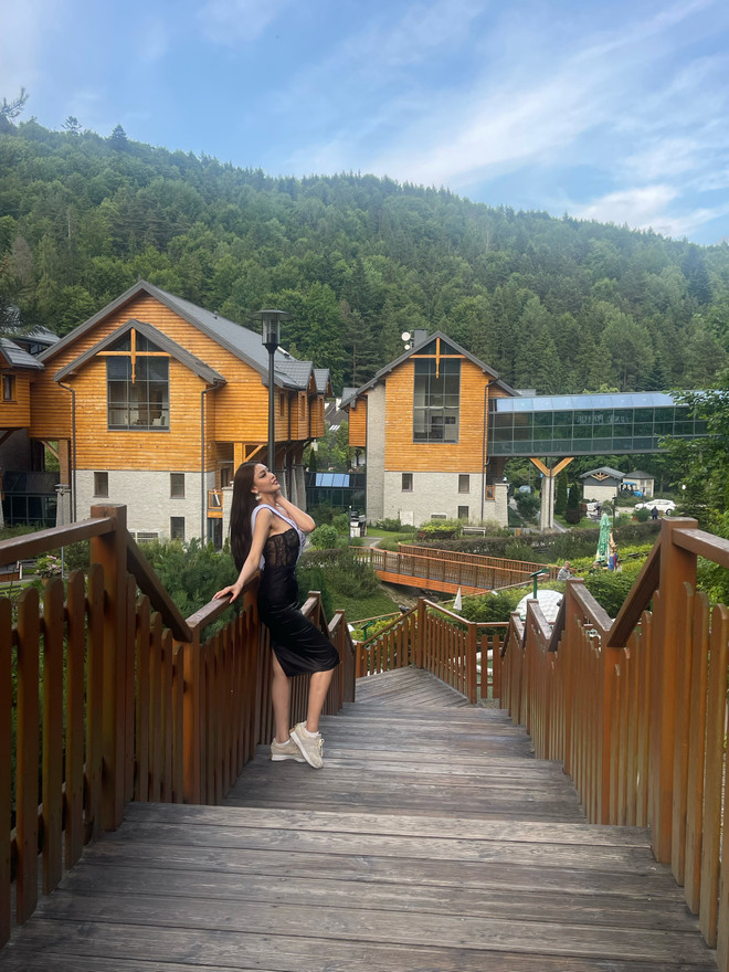 Nhan sắc Việt Nam nổi bật giữa dàn thí sinh Miss Supranational 2023 ảnh 1