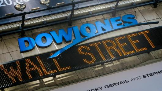 (Nguồn: CNBC) Chỉ số chứng khoán Dow Jones lần đầu tiên cán mốc 19.000 điểm ảnh 1
