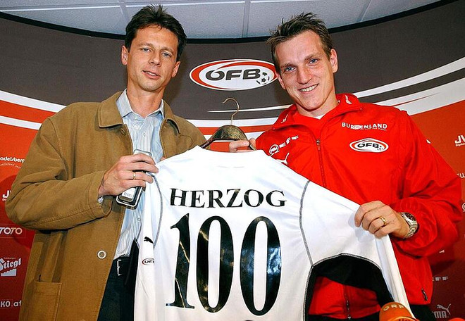 Câu chuyện những con số trên lưng các cầu thủ bóng đá ảnh 4