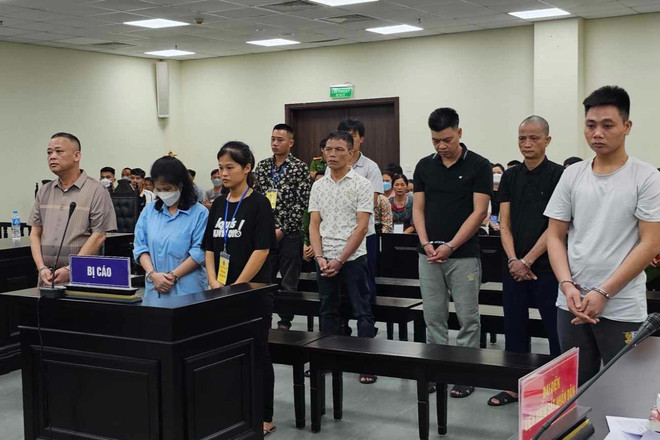 Phạt tù nhóm 9 bị cáo khai thác cát trái phép trên sông Đà ảnh 1