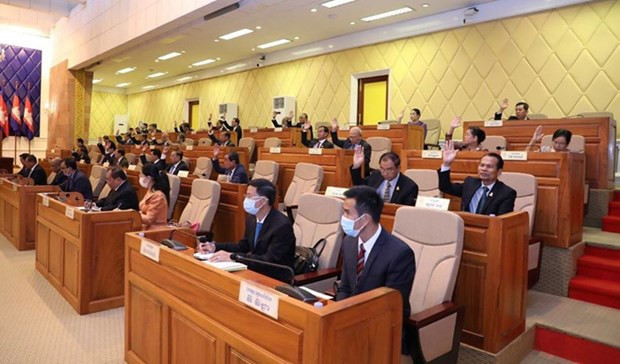Các thượng nghị sỹ bỏ phiếu. (Nguồn: khmertimeskh.com) Campuchia ấn định thời gian tiến hành bầu cử Thượng viện khóa 5 ảnh 1
