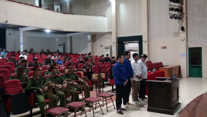 Phạt tù 4 bị cáo lừa đảo người dân vùng tái định cư thủy điện Sơn La ảnh 1