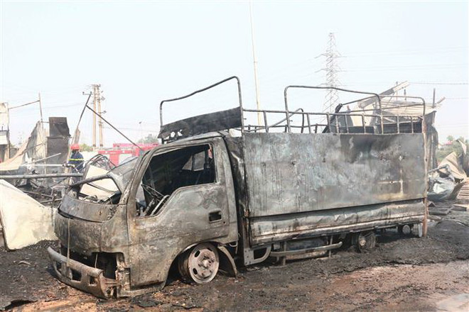 Bắc Ninh: Hỏa hoạn thiêu rụi xưởng phế liệu tại huyện Yên Phong ảnh 2