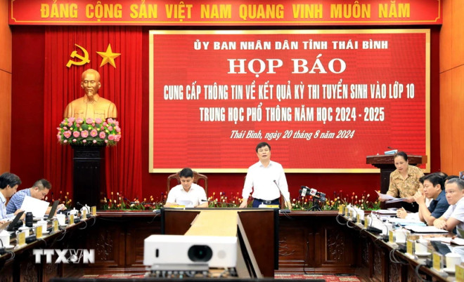 Buổi họp báo được tổ chức ngày 20/8 cung cấp thông tin về kết quả Kỳ thi tuyển sinh vào lớp 10 năm học 2024-2025. (Ảnh: Thế Duyệt/TTXVN) hop bao thai binh.jpg