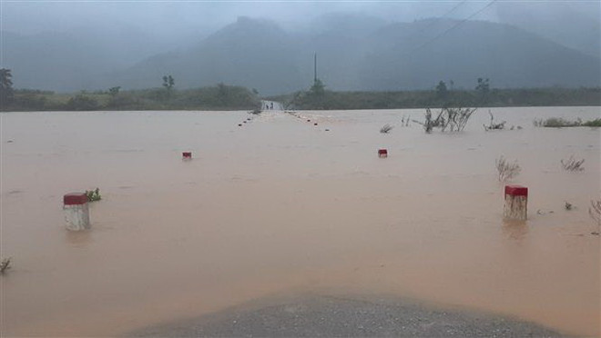 Cảnh báo mưa lũ phức tạp ở miền Trung kéo dài đến ngày 15/10 ảnh 1