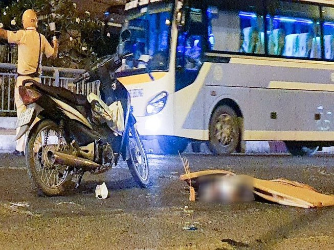 Cần Thơ: Tai nạn trên cầu Hưng Lợi khiến hai bà cháu tử vong ảnh 1