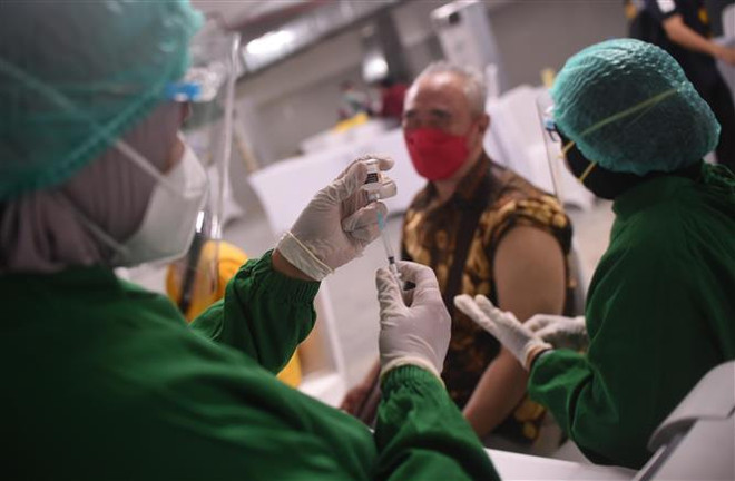 Biến thể từ Nam Phi thách thức chiến dịch tiêm chủng của Philippines ảnh 2