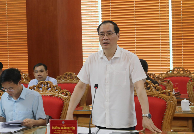 Phó Chủ tịch thường trực Ủy ban Nhân dân tỉnh Lạng Sơn Dương Xuân Huyên phát biểu tại cuộc làm việc (Ảnh: Quang Duy/TTXVN) ttxvn_phan ban viet nam 2.jpg