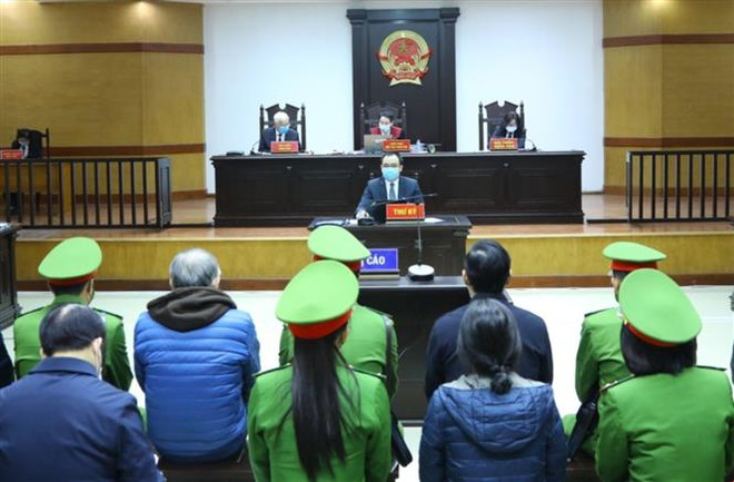 Vụ giúp Nhật Cường trúng thầu: Ba bị cáo nộp 3,8 tỷ đồng tại tòa ảnh 2