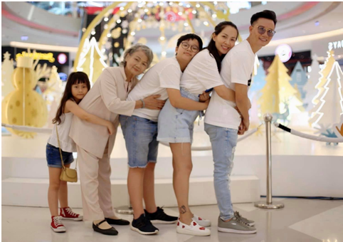 Trào lưu 'Ôm để gắn kết' - 3 bước cho Tết rộn ràng tràn ý nghĩa ảnh 1