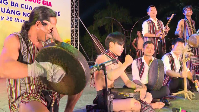 Độc đáo nghệ thuật trình diễn chiêng ba của người Hrê ở Quảng Ngãi ảnh 1