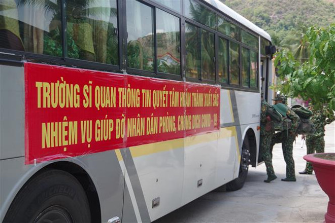 Lực lượng vũ trang Khánh Hòa, Long An xung kích tuyến đầu chống dịch ảnh 1