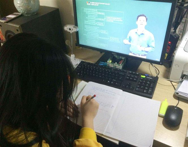 Thành phố Hồ Chí Minh khắc phục khó khăn, chuẩn bị năm học mới ảnh 1