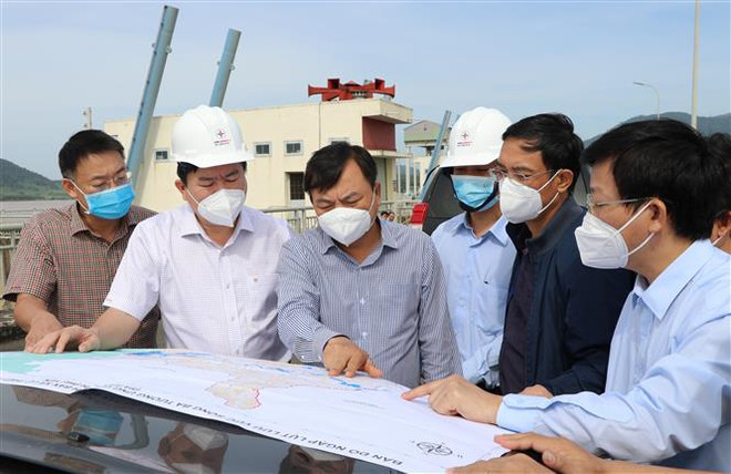 Phú Yên: Khắc phục hậu quả mưa lũ, thăm hỏi gia đình có người tử vong ảnh 1