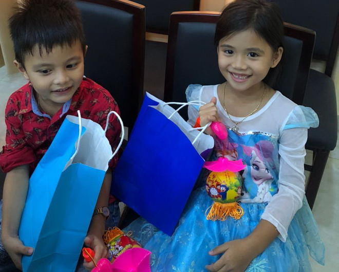 Campuchia: Trẻ em gốc Việt tại Preah Sihanouk vui đón Tết Trung Thu ảnh 4