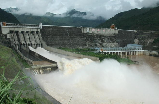 Có thể mở thêm cửa xả đáy các hồ Sơn La, Hòa Bình và Thác Bà ảnh 1