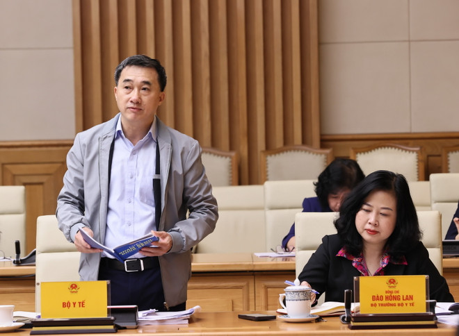 Thứ trưởng Bộ Y tế Trần Văn Thuấn phát biểu. (Ảnh: Văn Điệp/TTXVN) ttxvn_hoi dong y khoa 3.jpg