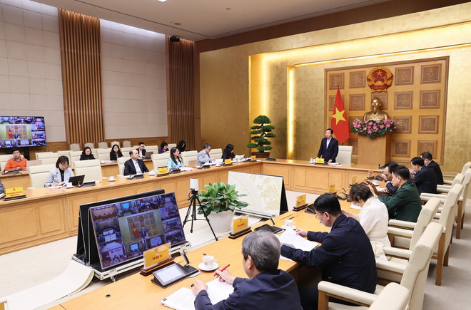 Phó Thủ tướng Trần Hồng Hà chủ trì cuộc họp. (Ảnh: Văn Điệp/TTXVN) ttxvn_hoi dong y khoa 2.jpg