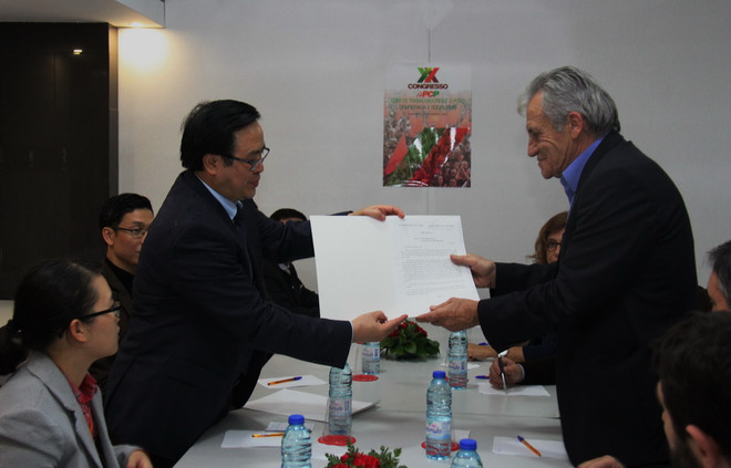 Đoàn Việt Nam dự Đại hội lần thứ 20 Đảng Cộng sản Bồ Đào Nha ảnh 3