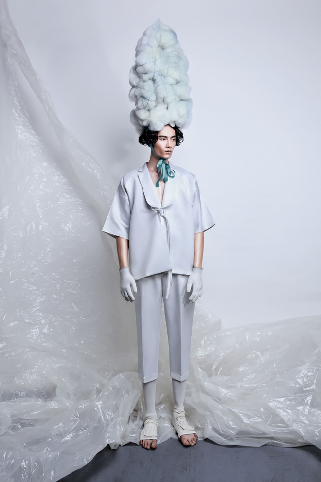 Á Quân Duy Anh lạ lẫm trong bộ hình thời trang tương lai ảnh 6