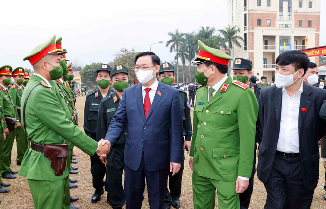 Chủ tịch Quốc hội Vương Đình Huệ chúc Tết Bộ Tư lệnh Cảnh sát cơ động ảnh 1