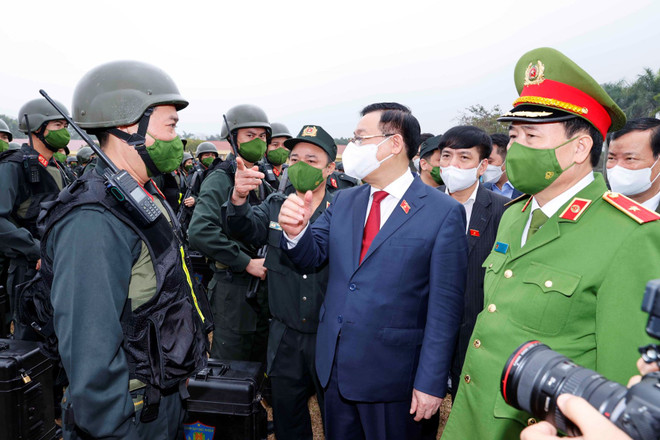 Chủ tịch Quốc hội Vương Đình Huệ chúc Tết Bộ Tư lệnh Cảnh sát cơ động ảnh 2