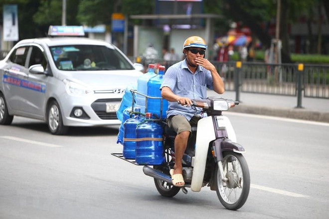 Khu vực Bắc Bộ và Trung Bộ bắt đầu đợt nắng nóng kéo dài ảnh 1