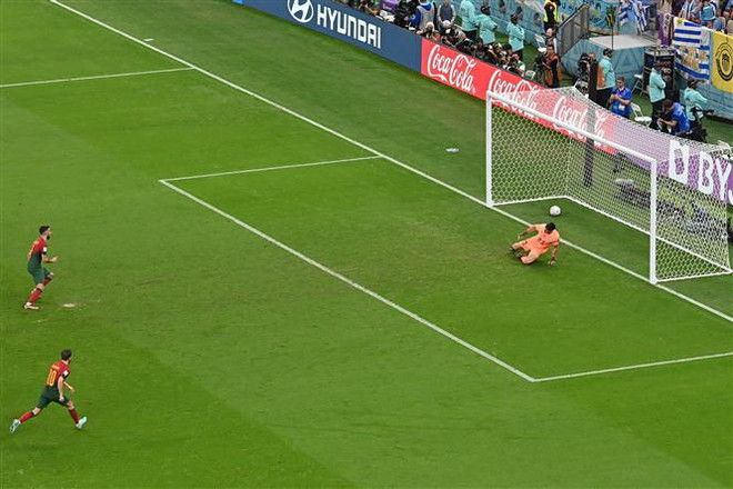 ESPN: VAR đã sai khi cho đội tuyển Bồ Đào Nha hưởng quả phạt đền ảnh 1