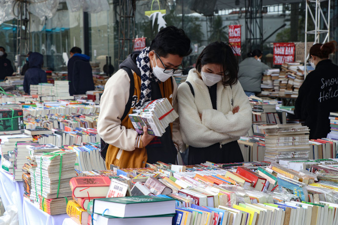 Hà Nội: Thỏa sức rinh quà với loạt sự kiện hội sách ‘dọn kho’ cuối năm ảnh 1