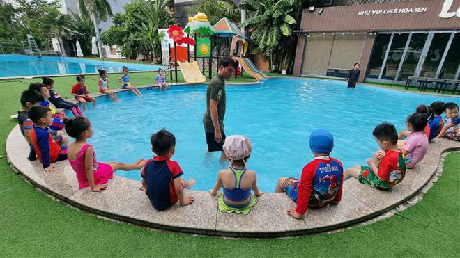 Liên tiếp xảy ra các vụ đuối nước: Dạy trẻ học bơi vẫn chưa đủ? ảnh 2