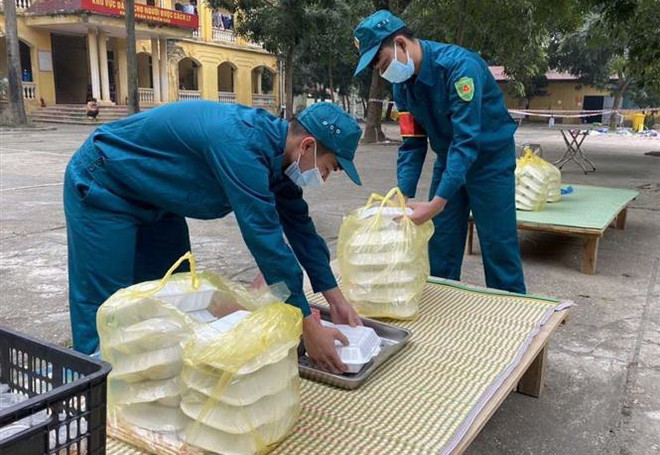 Những chiến sỹ 'sao vuông' trên trận tuyến chống dịch COVID-19 ảnh 1