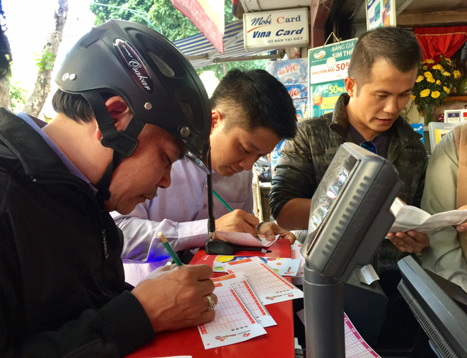 Sẽ xử lý nghiêm các hành vi bán vé số Vietlott trái phép ảnh 1