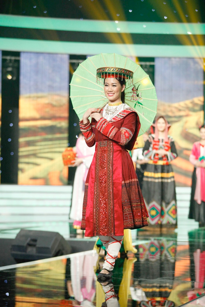 Liveshow 5 Hoa khôi Áo dài Việt Nam: Quế Chi ngậm ngùi dừng bước ảnh 17