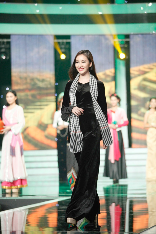 Liveshow 5 Hoa khôi Áo dài Việt Nam: Quế Chi ngậm ngùi dừng bước ảnh 25