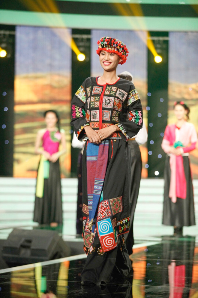 Liveshow 5 Hoa khôi Áo dài Việt Nam: Quế Chi ngậm ngùi dừng bước ảnh 23