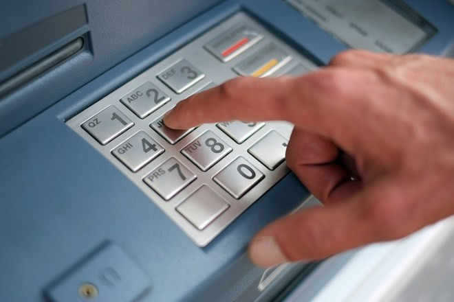 Cảnh báo thủ đoạn lấy trộm thông tin thẻ và dùng ATM giả để rút tiền ảnh 2