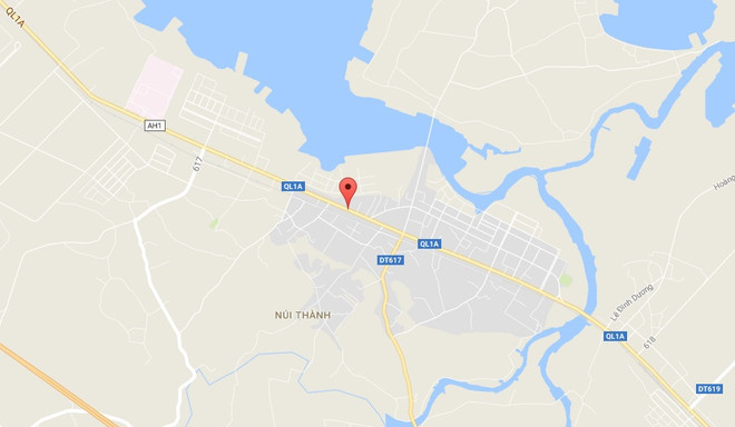 Va chạm giữa xe khách và xe tải, nhiều người thoát hiểm trong gang tấc ảnh 1